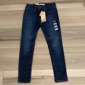 NWT Levis 711 Skinny